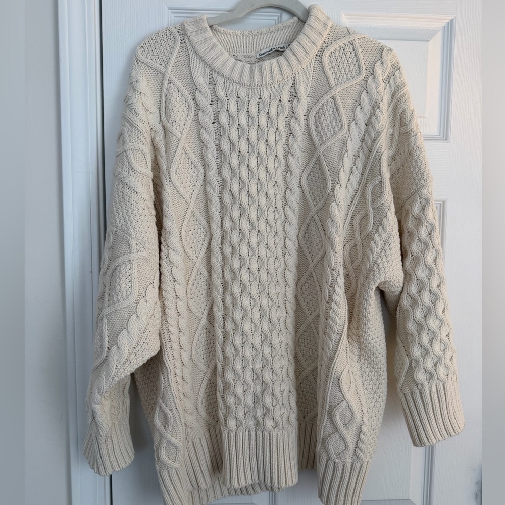 Abercrombie & Fitch Cream Cable Knit Crewneck Sweater